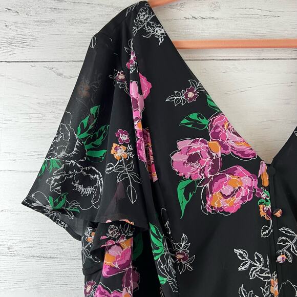 Torrid NWT Floral Chiffon Crop Blouse Size 2X - Picture 4 of 10